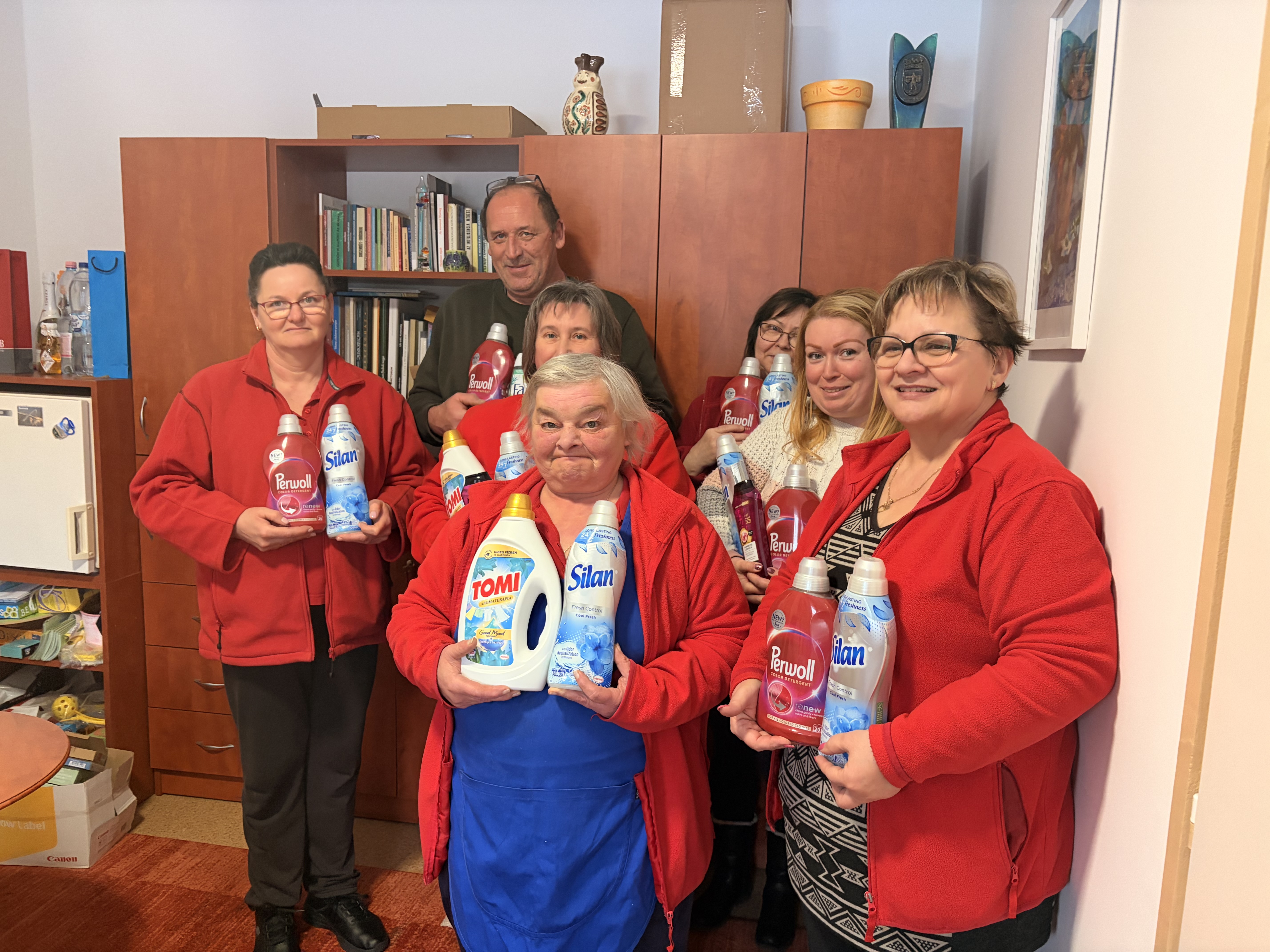 A CSAPAT egy része az átadás pillanatai után.jpeg