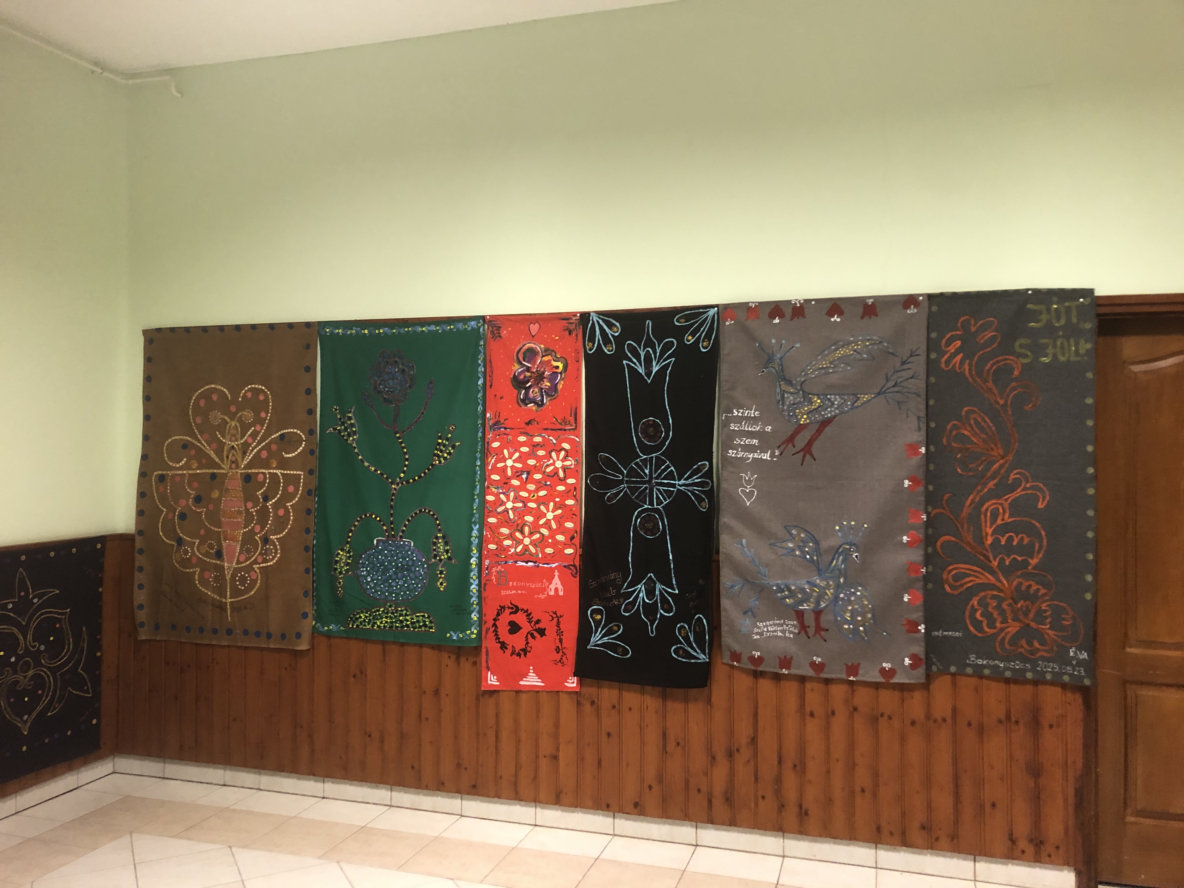 A textilképek  a csoportok közös munkájának eredménye.jpg