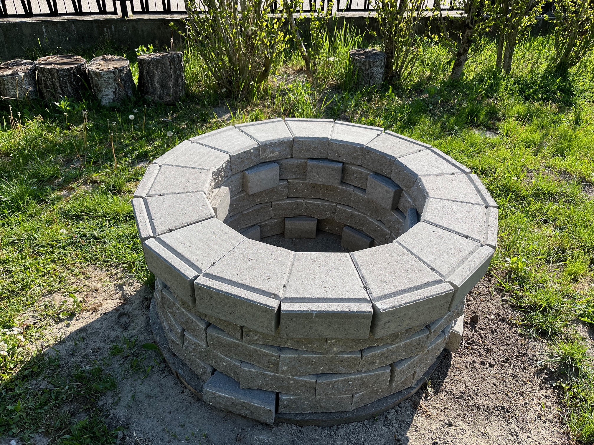 Adomány kerti szalonnasütő