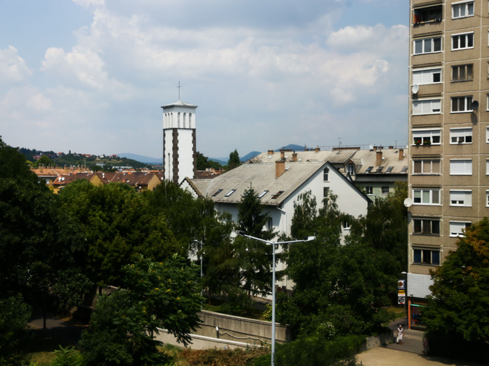 ÚJABB PROGRAMVÁLTOZÁS