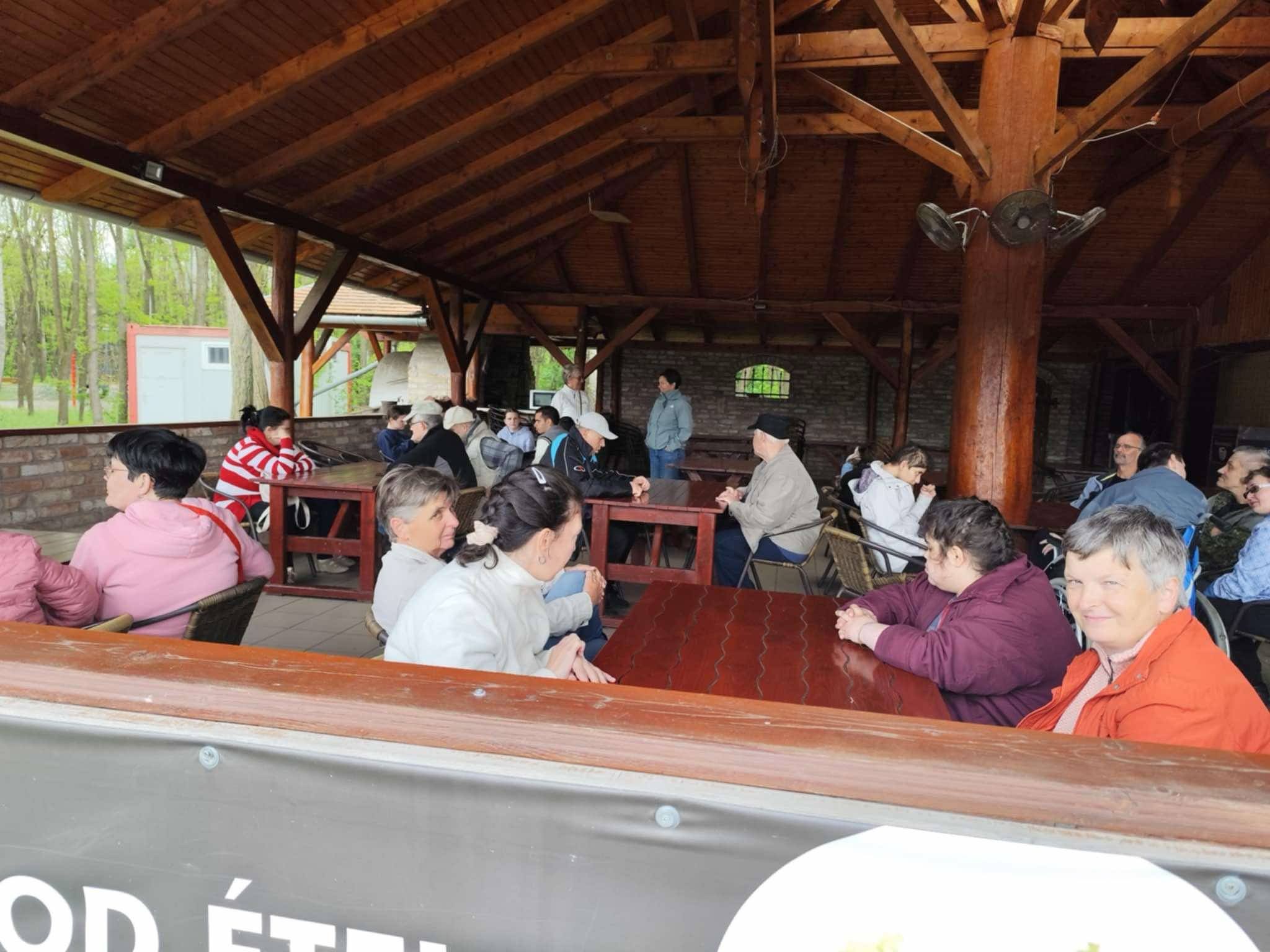 Közös fagyizás.jpg