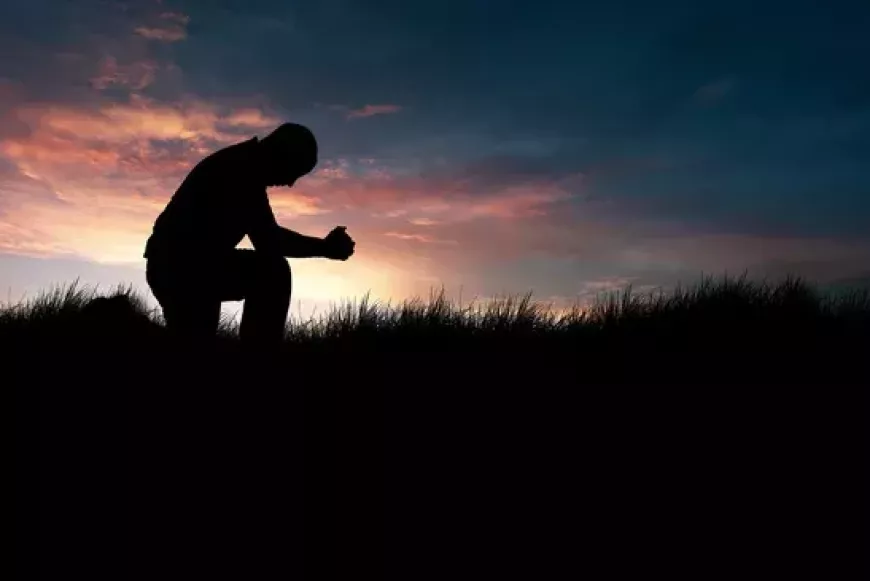 li_depositphotos_17001991-stock-photo-man-praying.webp