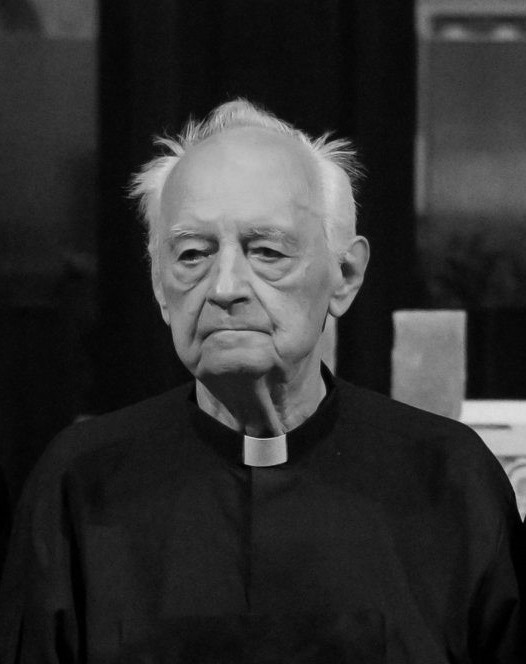 Makó Dávid atya.jpg