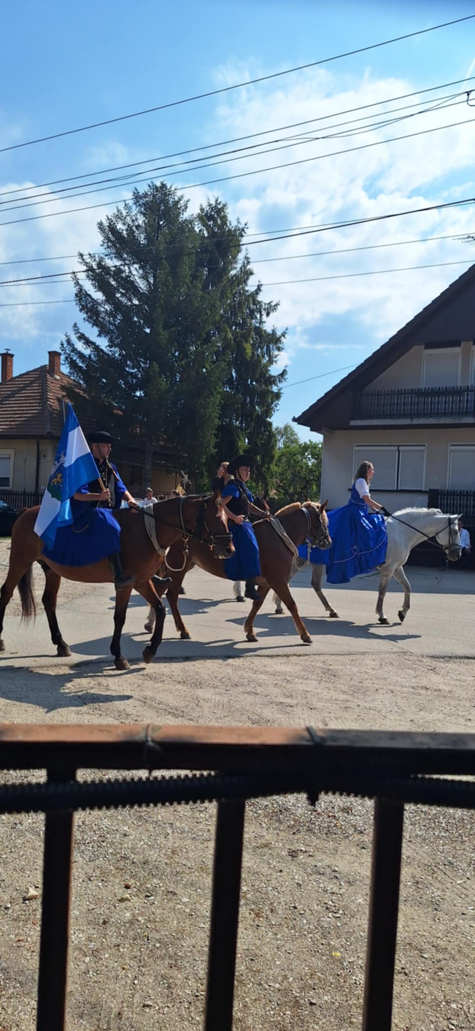 Szüreti felvonulás a Szent Lajos Otthonban – hagyomány, jókedv és vendégség! 