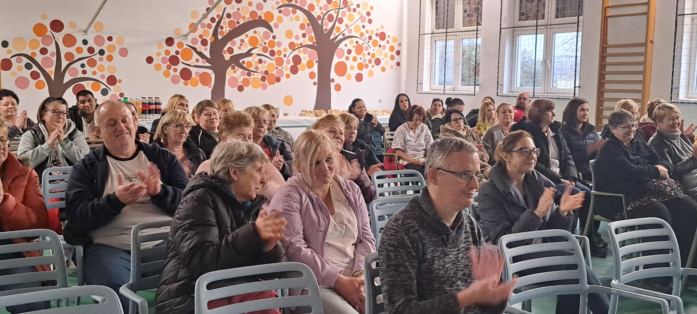 Munkatársaknak lakóink műsora_Szoc. munka napja 2025.jpg